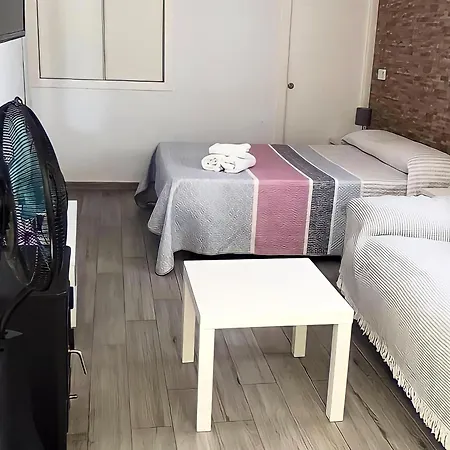 Estudio Moderno Con Terraza En El Centro De Conil, Ideal Para Familias Y Parejas - Es-180-233 *